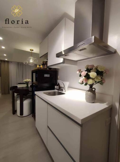 Floria Suites At Azure North Pampanga Exteriör bild